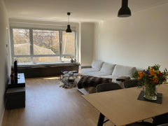 Unique apartment with a view on giraffes, elephants and gnoes!<br /><br />Ideall Antwerp, Belgium Sunny apartment with view of the zoo and station Entire rental unit vacation rental 49474594