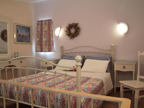 Fairytale Escapes In The Little England Of The Cyclades<br />The 9 Muses Hotel i  Ennea Muses Mesonettes Room in aparthotel vacation rental 32282919