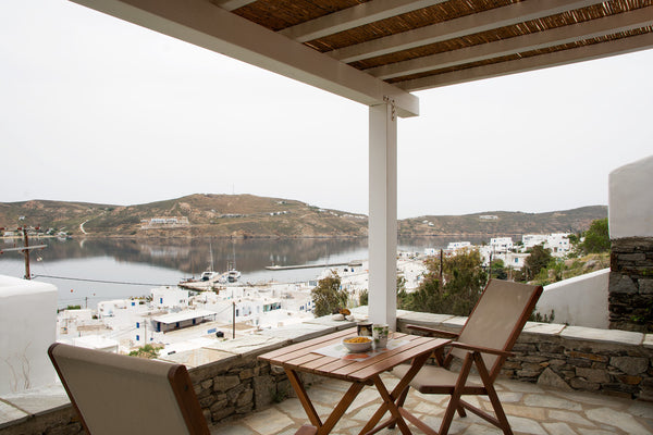 Come vivere a Serifos andando sempre a piedi, dalla spiaggia alla spesa ai risto Greece Livadi-1 Entire condo vacation rental 4646234