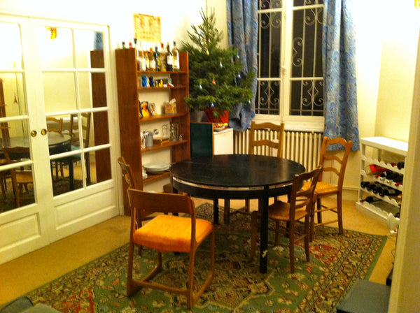 Trois pièces spacieux au RdC, avec moulures, parquet, et hauts plafonds, dans un Paris, France Appartement cosy 70 m2 Convention Entire rental unit vacation rental 4838636