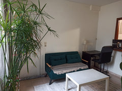 On the first floor of a secured residence:<br />two-room apartment:<br />- Livin Paris, France Two-room apartment, separate bedroom, cozy, calm Entire rental unit vacation rental 19010530
