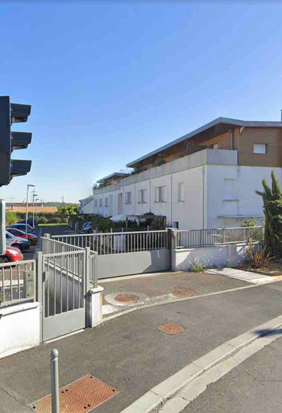 Si vous recherchez un logement le temps d’un séjour professionnel, touristique o Bordeaux, France Bel appartement duplex tramway à proximité Entire condo vacation rental 52613857