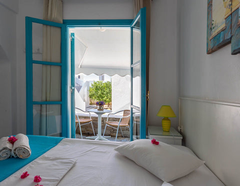 This 27sqm studio offers you an open-plan space that exudes a calming atmosphere Athens, Greece Queen studio with balcony Entire serviced apartment vacation rental 46569281