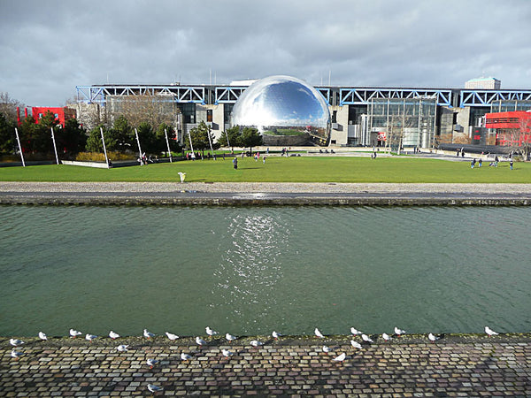 Fully equiped<br />just renoved by architect<br />in city center <br />close to  Paris, France Amazing Paris full flat available Entire rental unit vacation rental 19090594