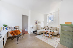 Appartement chaleureux et confortable situé près du Musée du Louvre à Paris. Il  Paris, France WARM APARTMENT NEAR THE LOUVRE MUSEUM IN PARIS Entire rental unit vacation rental 18014194