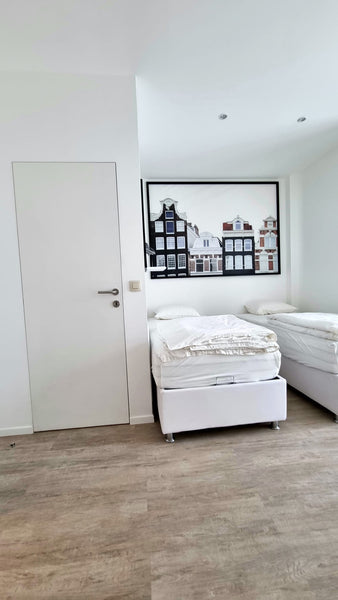 Oubliez vos soucis dans ce logement spacieux et serein. Uccle, Belgium Magnifique appartement 2 chambres avec terrasse Entire rental unit vacation rental 680240853844331272