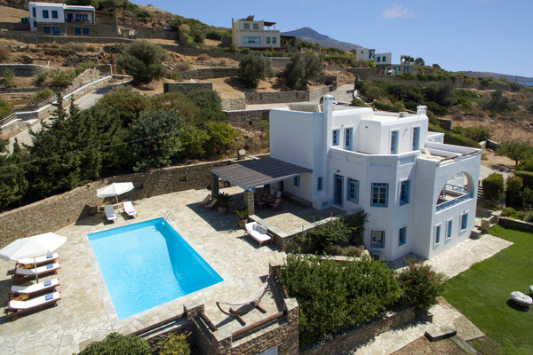 This beautiful summer villa, following a fresh Cycladic style with white cubic f  Superior seafront retreat with private pool Entire villa vacation rental 18301594