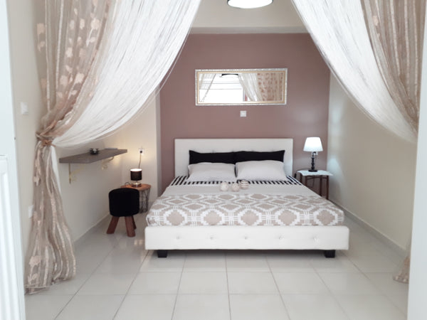 Tonia's Residence includes 