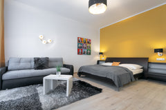Die Unterkunft liegt zentral im 15.Bezirk, wenige Gehminuten von mehreren U-Bahn Vienna, Austria WF-Apartment zentral, trendig & modern Top 9 Entire rental unit vacation rental 48783356