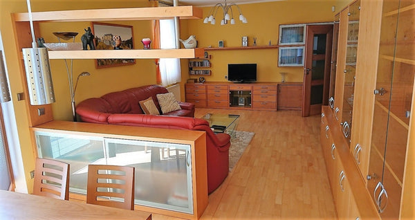 Большая квартира на Праге 10.  Red Apartment Entire rental unit vacation rental 42855489