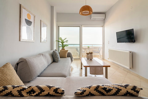 Amazing beach house on the popular beach Ammoudara of Heraklion in Crete. You ca  Sea view ON BEACH apartment in Ammoudara Heraklion Entire rental unit vacation rental 34840666