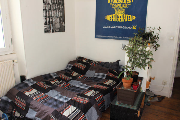 Chambre privée avec lit double dans un appartement de 160m2. L'appartement est s  1 chambre avec lit double sur la place St michel Private room in rental unit vacation rental 20691275