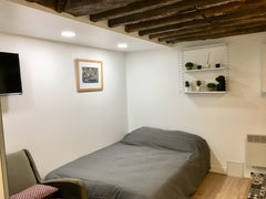 Niché en plein coeur du 10ème arrondissement, ce studio refait à neuf dans un pu Paris, France Charmant studio au coeur de Paris Entire rental unit vacation rental 29816575