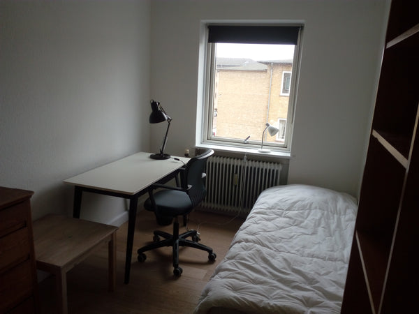 One room in a three bedrooms flat is rented out for a minimum of 3  months. Kitc Copenhagen, Denmark Rental of single room in a three bedroom flat Private room in rental unit vacation rental 32755639