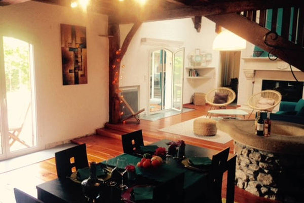 BORDEAUX, BASSIN, CHATEAUX <br /><br />Bordeaux 5min, Bassin en 40min en train<b Bordeaux, France Maison coup de coeur 200m2 Entire home vacation rental 17503476