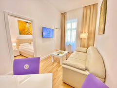 Unser gemütliches Apartment liegt in einem klassischen Wiener Altbau im 2. Bezir Vienna, Austria Steiner Residences Nestroyplatz Two-bedroom Apt. Entire rental unit vacation rental 702575892395002979