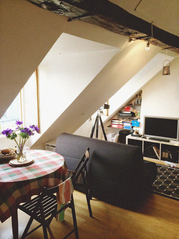 Bonjour,<br /><br />Nous (thao et thomas) sommes un jeune couple habitant à Pari Paris, France Appartement 44m2 paris 10 proche canal st Martin Entire rental unit vacation rental 16090045