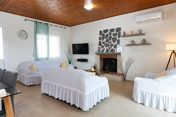 Villa Vedema is located in the area of Gramvousa next to Balos Beach. About 6,4k  Villa Vedema in Kissamos Entire villa vacation rental 585561922026531397