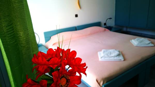 This room has private bathroom, air-condition and is located just 50m from a lov Rethimnon, Greece Fouli Studios & Apartments,Standard Apartment Entire rental unit vacation rental 11632329