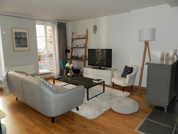 Charmant petit T2 situé au cœur du quartier typique des pentes de la Croix-Rouss Lyon, France Bel appartement au coeur des pentes Entire rental unit vacation rental 9470680