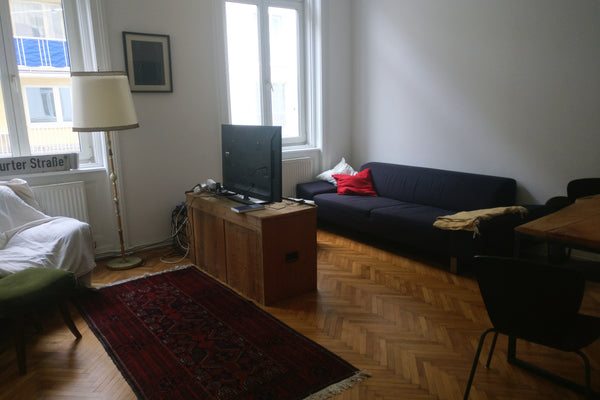 Gemütliche 80 qm große Wohnung, schöner Parkettboden, großes Wohnzimmer mit Schl Vienna, Austria Helle und zentrale Altbauwohnung nähe Naschmarkt Entire rental unit vacation rental 23642839