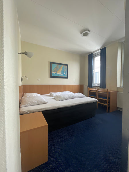 We offer an affordable room in the center of Copenhagen. The hotel is fully self  Cheap hotel room for two people with a doublebed Room in hotel vacation rental 643840916665734283
