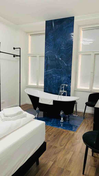 Genieße ein stilvolles Erlebnis in dieser zentral gelegenen Unterkunft.<br /><br Vienna, Austria 3 Luxury Apartments for 10 Persons by Stephandome Entire rental unit vacation rental 613821144767439549