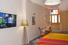 Marina's  Studio is a studio apartment in the historic area of Splanzia  in the   Marina's   Studiook9 LULU QLL Entire home vacation rental 49652408