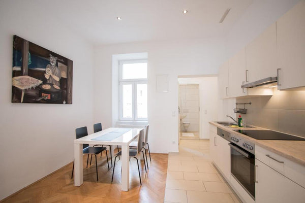 Genieße das einfache Leben in dieser ruhigen und zentral gelegenen Unterkunft. I  Friedensbrücke Wohnung nahe U4 Entire rental unit vacation rental 549074611941408950