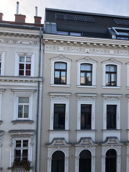 17 m2 room with 2 beds in an old traditional Vienna apartment in the city center  adorable room with 2-beds in the heart of the city Private room in condo vacation rental 665844304419013810