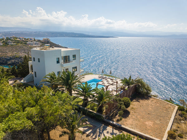 Villa del Sole is built 25m from the sea surface and offers an amazing view over  Villa del Sole, private pool and amazing sea view Cycladic home vacation rental 16733321
