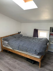 Ce petit cocon sous les toits vous accueille en plein centre de Bordeaux dans le Bordeaux, France Appartement Bordeaux Saint Michel Entire rental unit vacation rental 572558840234006744