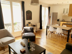 Charmant appartement traversant typiquement parisien, métro Pigalle / Anvers / A Paris, France Grand T2 lumineux, au cœur de Montmartre/Pigalle Entire rental unit vacation rental 10152208