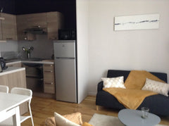 Idéalement placé, cet appartement donnant sur charmante place, est situé dans un Lyon, France Appartement T3 Lyon 5° Entire rental unit vacation rental 10713156
