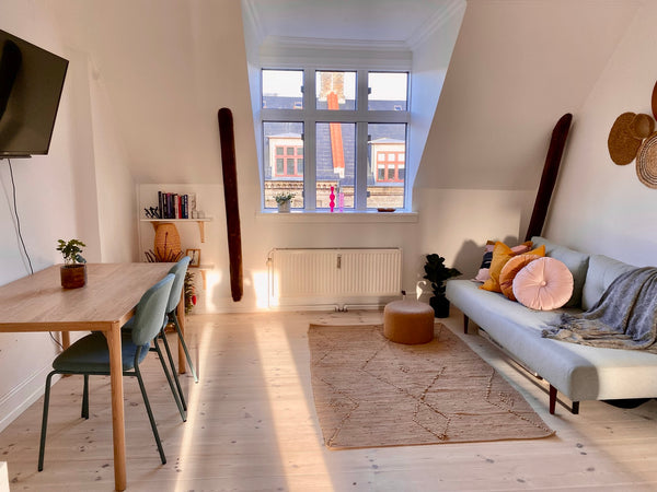 Stay in a cozy Danish studio apartment in the heart of wonderful Frederiksberg.  Copenhagen, Denmark Entire apartment in Frederiksberg Entire rental unit vacation rental 53601015
