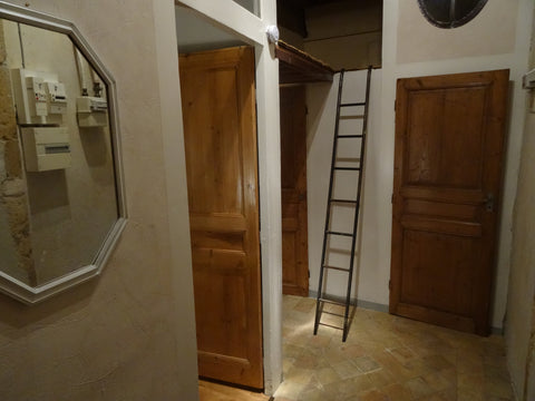 Appartement de 42 m2 dans un immeuble typique du vieux Lyon.Rénové entièrement é  appartement42m2Vieux Lyon - St Paul Entire rental unit vacation rental 9381236