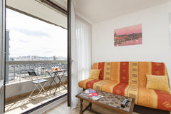 Enjoy your stay in Paris in a fully renovated one-room flat located in a calm an Paris, France Superb flat nested down Montmartre Private room in rental unit vacation rental 3450616