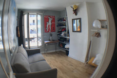 Charmant studio à 50m du parc de Belleville. Refait à neuf en nov 2015. Une cham Paris, France Beau studio à Menilmontant Entire rental unit vacation rental 10468931