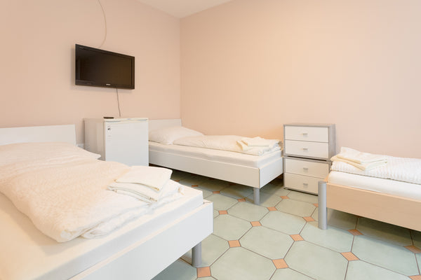The apartment is located in a quiet and green area, with a lake for swimming (ca Vienna, Austria Apartment 3 for 6 people, free parking and BBQ Entire rental unit vacation rental 40689132