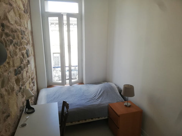 Nous proposons de vous accueillir dans une chambre au sein de notre colocation d Paris, France Chambre privée dans coloc Bordeaux Victoire Private room in rental unit vacation rental 51404057