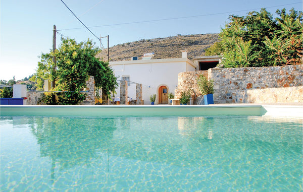 Novasol house GKR214 is a typical Cretan house in the village of Malaxa. Malaxa   Awesome home in Malaxa, Chania with 2 Bedrooms Entire home vacation rental 21340386