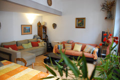 Located in the city center, 5 min walk to Bellecour, just above Rhone river bank Lyon, France Charming and spacious 2 storey flat Entire rental unit vacation rental 9177751