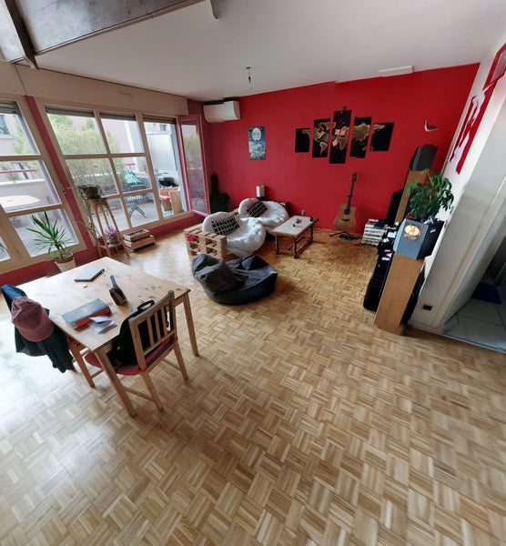 Ambiance décontractée, située dans le quartier de Gerland (7ème), Aurélien, Jess Lyon, France Chambre Privée avec balcon et salle de bain privée Private room in rental unit vacation rental 37558174