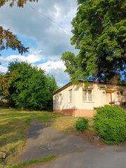 Close to the tram 22, 10 min. to I. P. Pavlova.<br />100 m2 just for you.<br />B  Small haus with the private parking place Private room in home vacation rental 573799499471181972