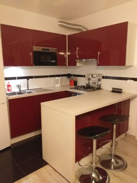 bel appartement avec terrasse dans un immeuble de 24 etage le bien est situé au  Saint-Josse-ten-Noode, Belgium Appart privé près de la commission européenne... Entire rental unit vacation rental 31958649