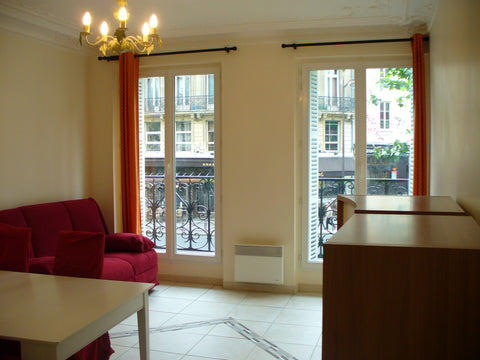 Appartement haussmanien type T3 , face à Luxembourg, 1 er étage avec l'ascenseur  Paris 5è: Luxembourg, Sorbonne, quartier Latin Entire rental unit vacation rental 21897276