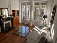 Lumineux T2 proche centre, accès direct à toute commodité et transport en commun Lyon, France Superbe T2 proche centre. Entire rental unit vacation rental 731089129184115478