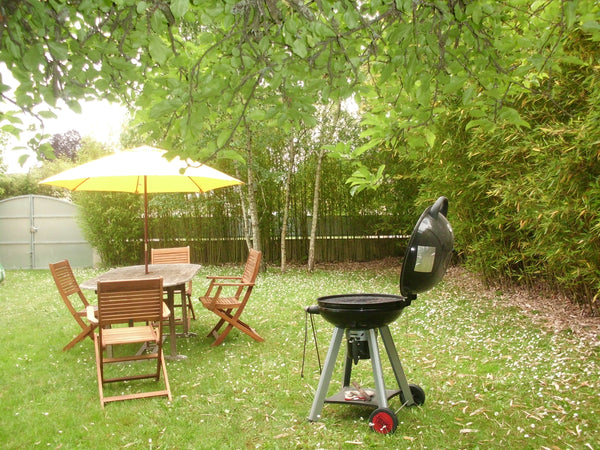 Mon logement est proche de Bordeaux, des transports en commun,de l'aéroport, du  Pessac, France Maison proche Bordeaux Private room in home vacation rental 47828894