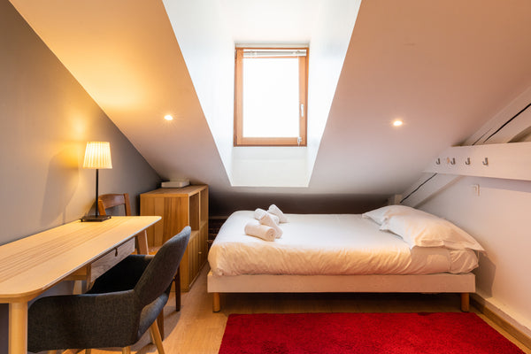 This apartment will charm you with its cozy atmosphere: modern decoration, very  Lyon, France Dify Le Quai - Perrache Entire rental unit vacation rental 644625562188522332