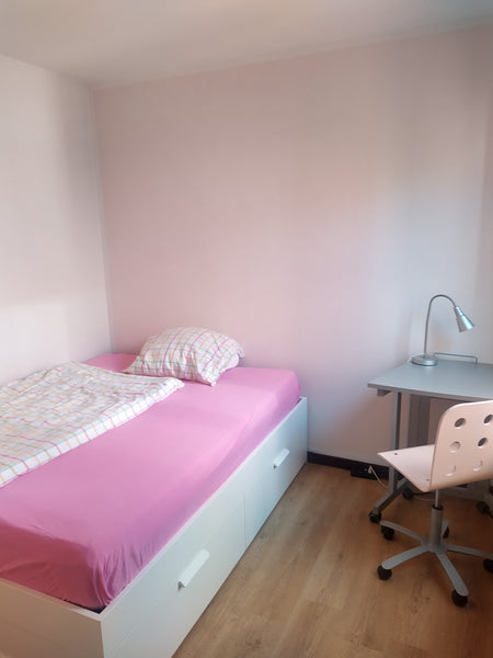 Keep it simple at this peaceful and centrally-located place.  Private Room in Antwerp, Belgium Private room in condo vacation rental 620217090290949354